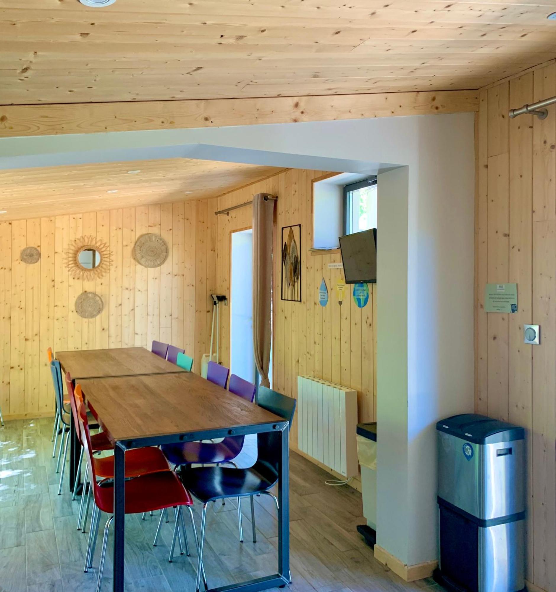 La Petite Auberge Insolite 圣艾菲力克 外观 照片